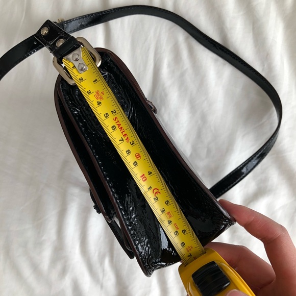 NEW KATE SPADE BLACK SHINY PATENT LEATHER CROSSBODY BAG WITH GOLD HARDWARE - Picture 9 of 15